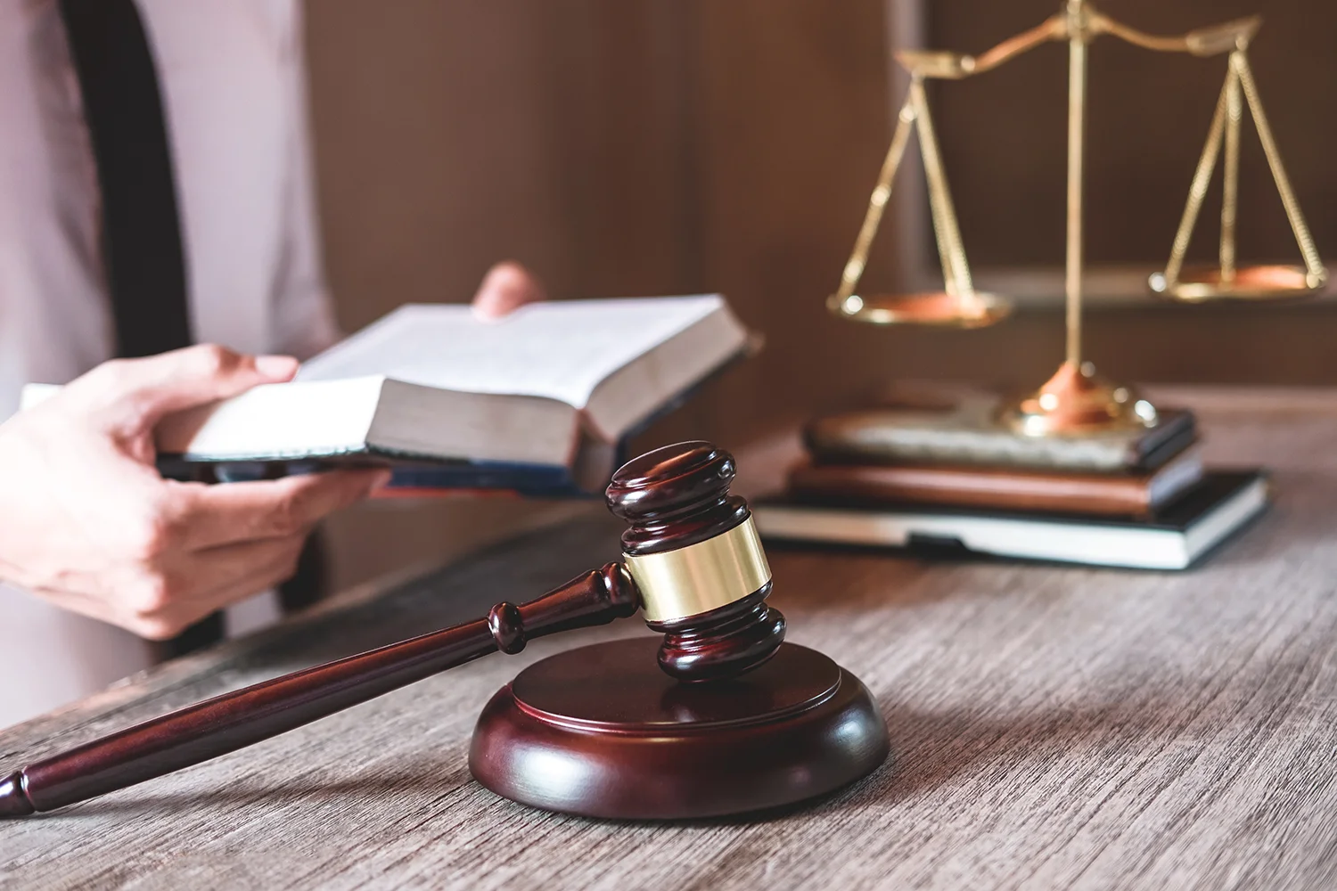Abogado asesor jurídico en Gijón y Avilés para empresas, autónomos y particulares